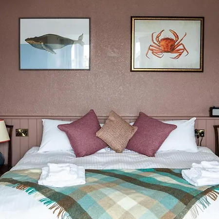 The Three Tuns 3*