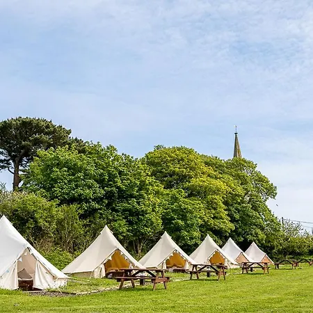 The Three Tuns Zajazd Helston